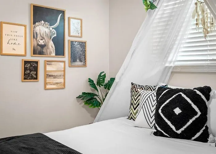 Modern With Heated Pool, Asu